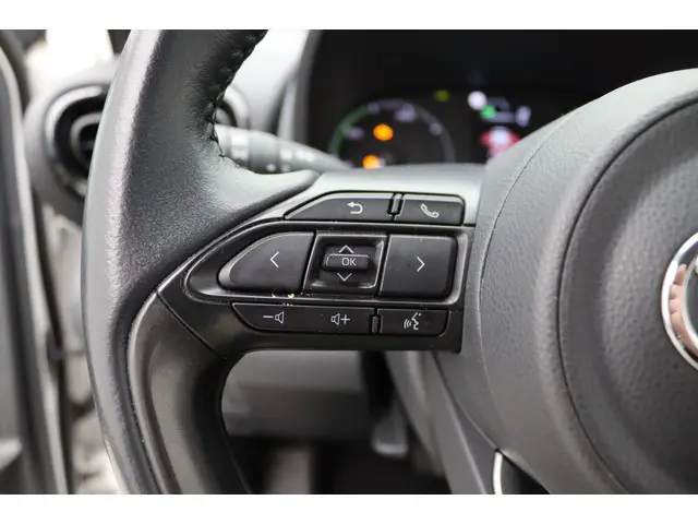 Toyota Yaris 1.5 Hybrid Active 2022 Hybride Benzine 22