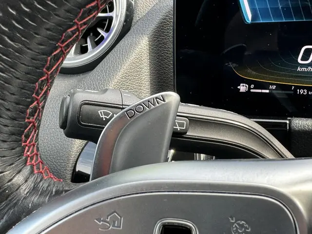 Mercedes-Benz GLA AMG 35 4MATIC 2021 Benzine 23
