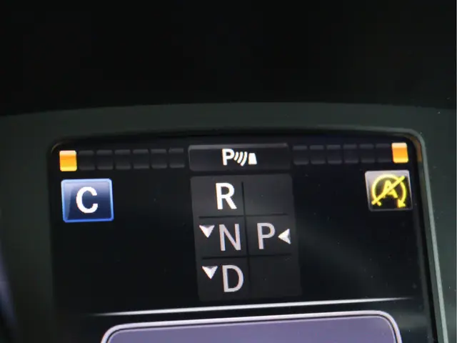 Mercedes-Benz GLC 220 d 4MATIC 2018 Diesel 39