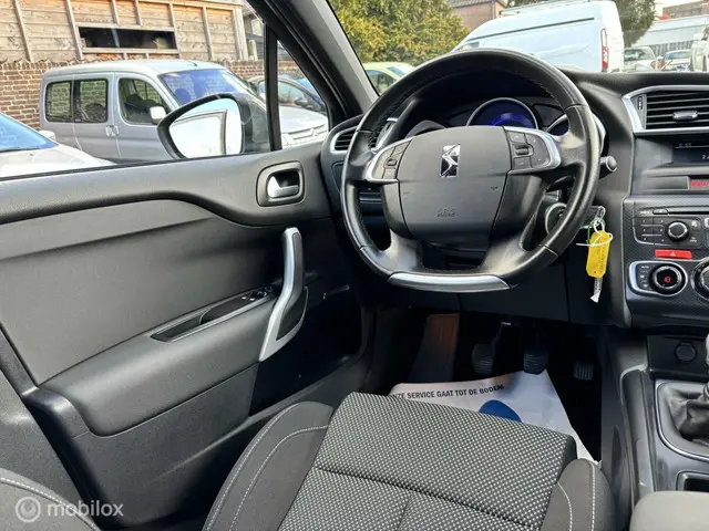 Citroën DS4 1.2 PureTech Business 37.666 km! 2016 Benzine 10