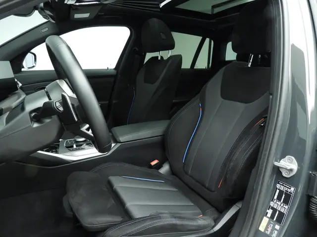 BMW 3 Serie Touring 330e 2024 Hybride Benzine 9