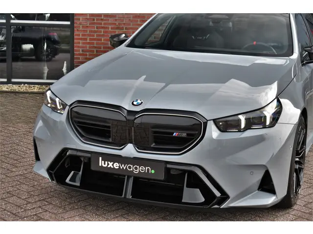 BMW M5 Touring 2025 Hybride Benzine 75