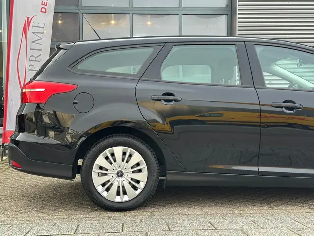 Ford Focus Wagon 1.0 Trend | Airco | APK | NAP 2017 Benzine 17