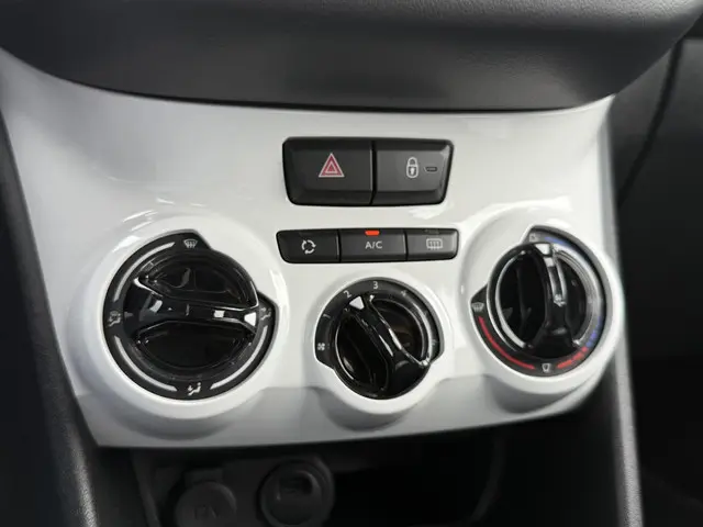 Peugeot 208 1.2 PureTech Like 2018 Benzine 12