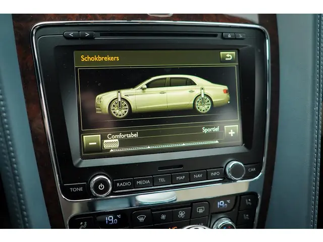 Bentley Flying Spur 6.0 W12 2016 Benzine 55