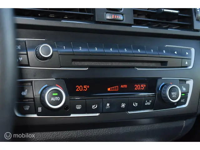 BMW 1 Serie 114i Business Urban Line 2013 Benzine 8