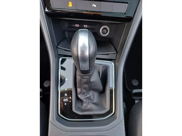 Volkswagen Touran 1.5 TSI Highline 2021 Benzine 45