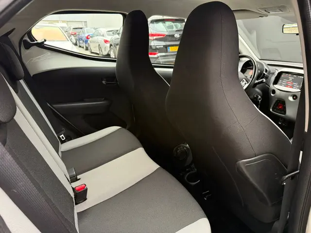 Toyota Aygo 1.0 VVT-i x-wave|Camera 2017 Benzine 22
