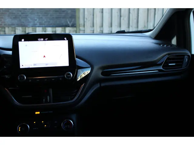 Ford Fiesta 1.1 Airco Navi Carplay PDC Nap 2017 Benzine 28