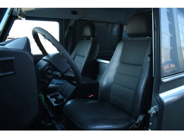 Land Rover Defender 110 2.2 TD4 Hard Top 2015 Diesel 4