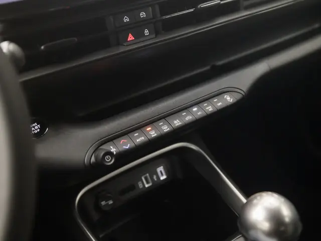 Jeep Avenger 1.2 Altitude Sport 2023 Benzine 9