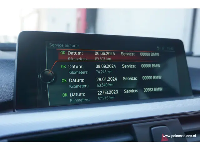 BMW 3 Serie 320i 2017 Benzine 13