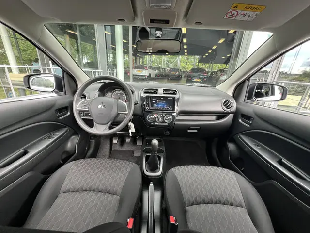 Mitsubishi Space Star 3