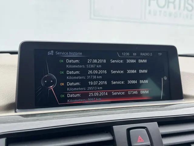 BMW 3 Serie 316i Executive Sport 2014 Benzine 28