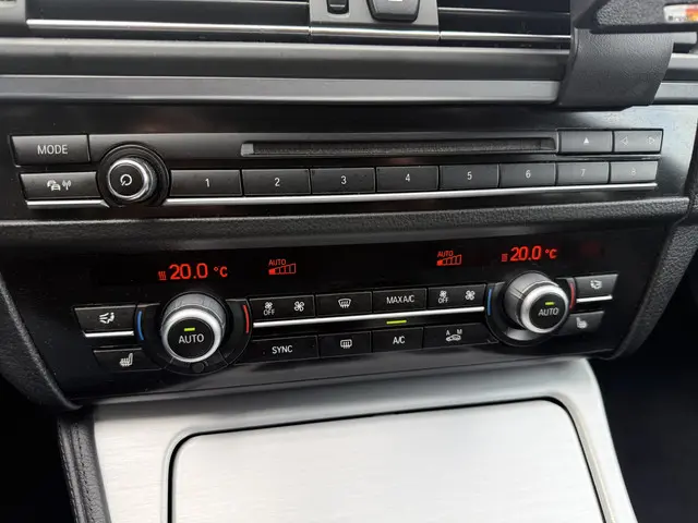 BMW 5 Serie Touring 520i High Executive 2016 Benzine 21