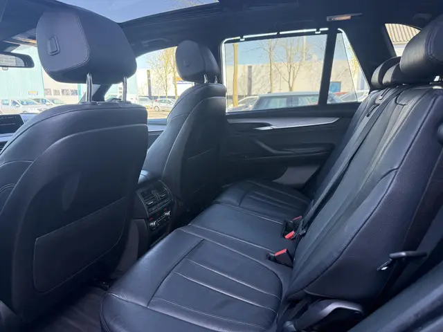 BMW X5 xDrive50i High Executive 7p. 2013 Benzine 12