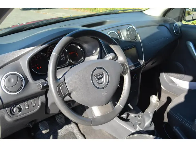 Dacia Logan MCV 0.9 TCe Prestige 2015 Benzine 24