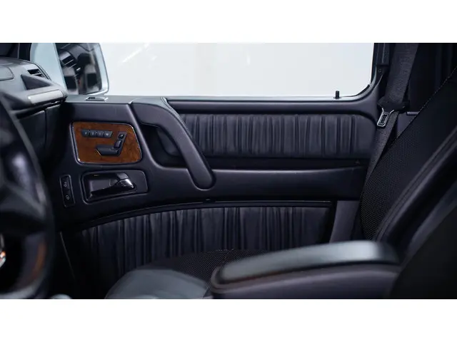 Mercedes-Benz G-Klasse 500 2017 Benzine 50