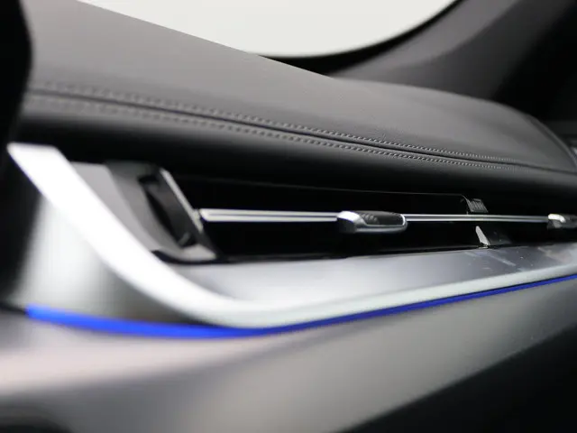 BMW X1 xDrive25e 2025 Hybride Benzine 23