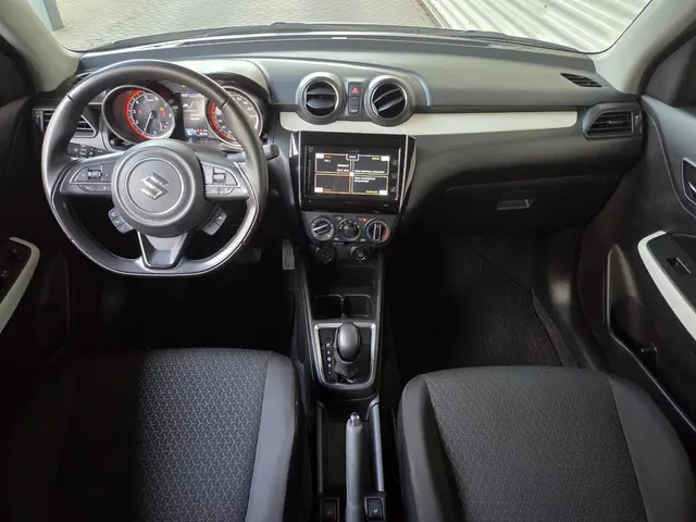 Suzuki Swift 1.2 Select Smart Hybrid 2023 Benzine 4