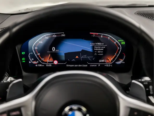 BMW 3 Serie Touring 318i M Sport 2021 Benzine 23