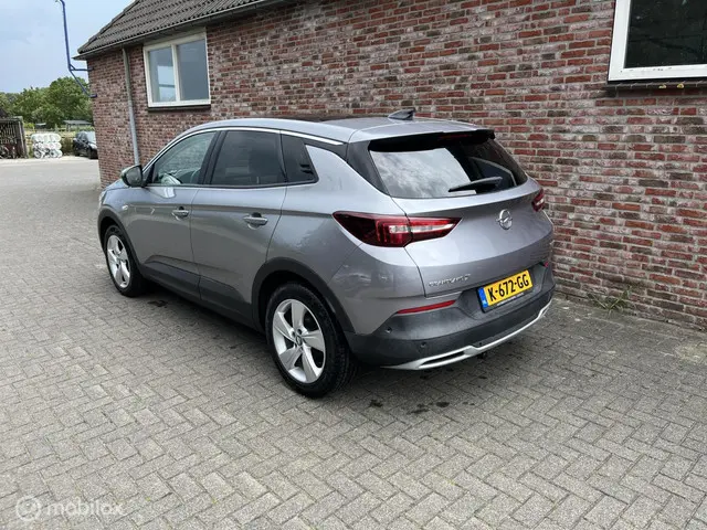 Opel Grandland X 1.2 Turbo Ultimate 2018 Benzine 3