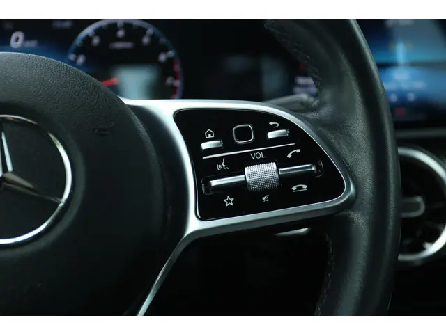 Mercedes-Benz A-Klasse 180 PREMIUM PLUS 2020 Benzine 21