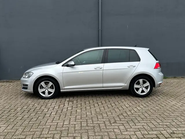 Volkswagen Golf 2