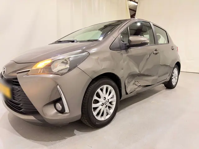 Toyota Yaris HB 1.0 VVT-i Aspiration 2017 Benzine 10