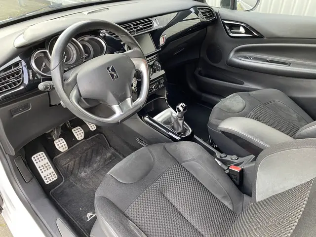 Citroën DS3 1.2 VTi So Chic 2014 Benzine 3