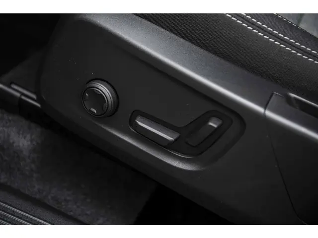 Volvo XC40 2.0 B4 Plus Dark 2025 Benzine 7