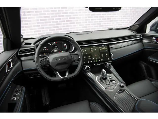 Lynk & Co 01 1.5 2025 Hybride Benzine 12