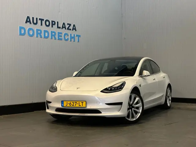 Tesla Model 3 2