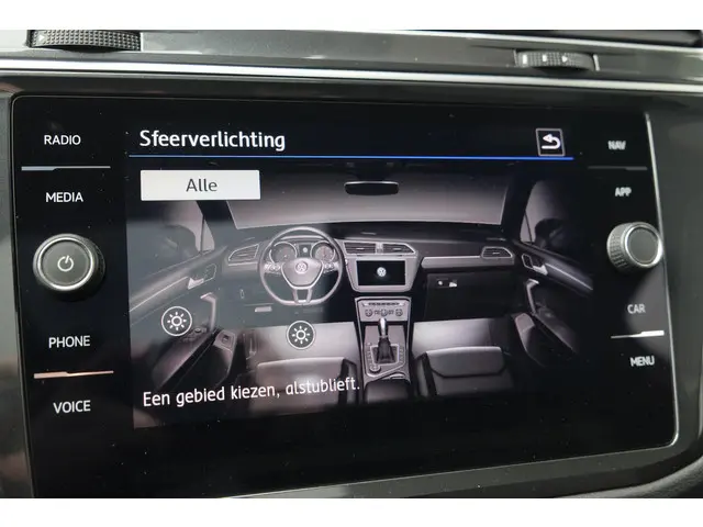 Volkswagen Tiguan 1.5 TSI R-Line Highline 2021 Benzine 36