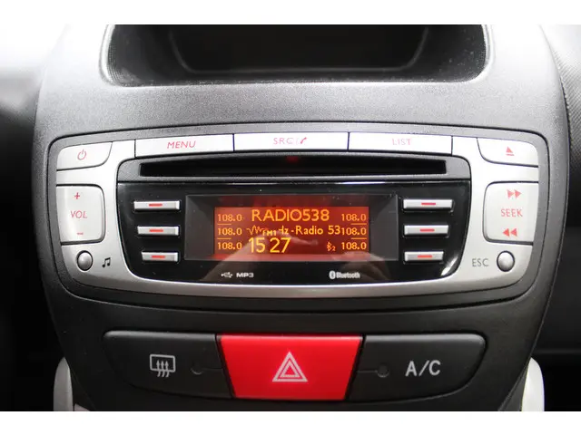 Toyota Aygo 1.0 VVT-i Aspiration Automaat 2013 Benzine 11