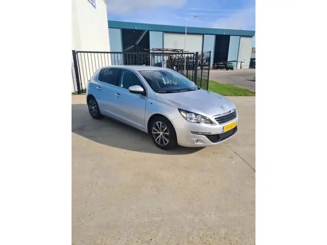 Peugeot 308 2
