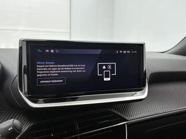 Peugeot 2008 1.2 100 2023 Benzine 12