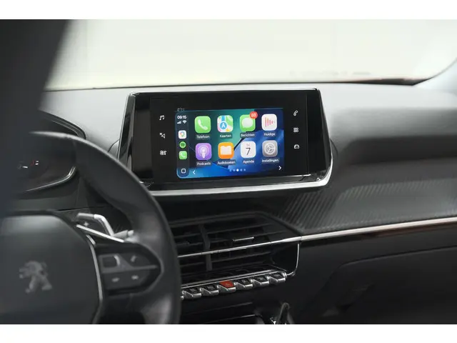 Peugeot 2008 PureTech 130 EAT8 Allure 2021 Benzine 52