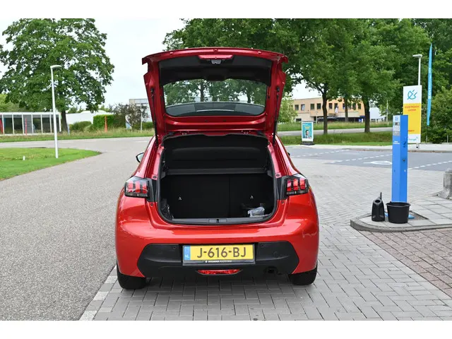 Peugeot 208 1.2 PureTech Active 2020 Benzine 7