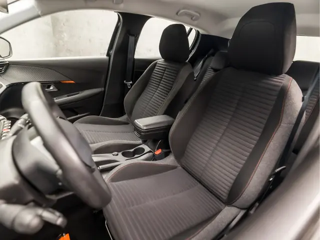 Peugeot 208 1.2 PureTech Sport 2021 Benzine 13