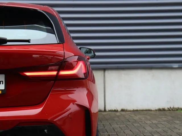 BMW 1 Serie 5-deurs 118i 2023 Benzine 31