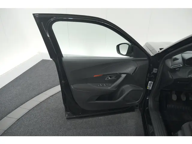 Peugeot 2008 PureTech 130 Active 2023 Benzine 61