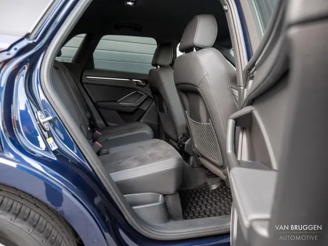 Audi Q3 45 TFSI e S-Line 2022 Hybride Benzine 20