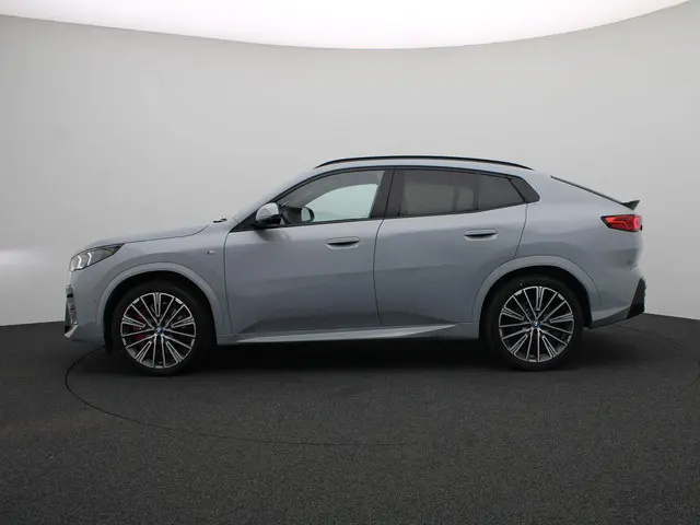 BMW iX2 eDrive20 2025 Elektrisch 4