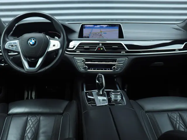 BMW 7 Serie 745e 2022 Hybride Benzine 12