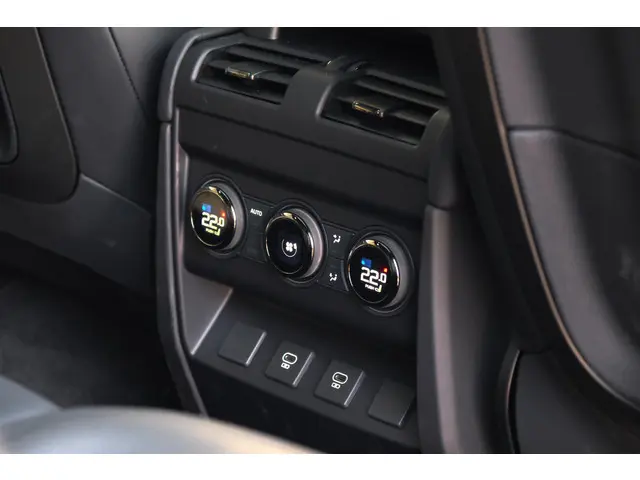 Land Rover Defender 110 4.4 P635 110 Octa 2025 Benzine 26