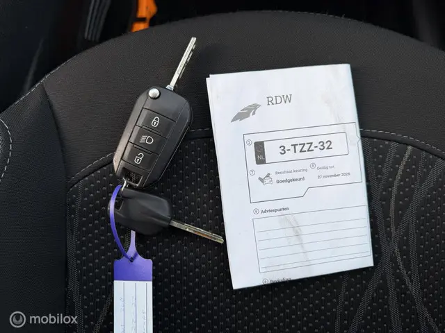 Peugeot 208 1.2 VTi Active,Airco,Cruise,5drs! 2013 Benzine 43