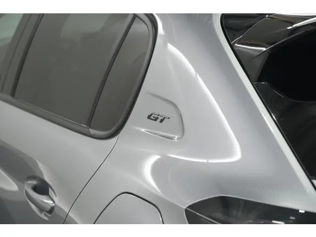 Peugeot 208 Hybrid 136 e-DCS6 GT 2024 Hybride Benzine 4