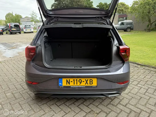 Volkswagen Polo 1.0 TSI Life 2021 Benzine 8