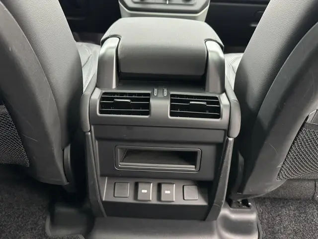Land Rover Defender 110 P400E 2023 Hybride Benzine 26